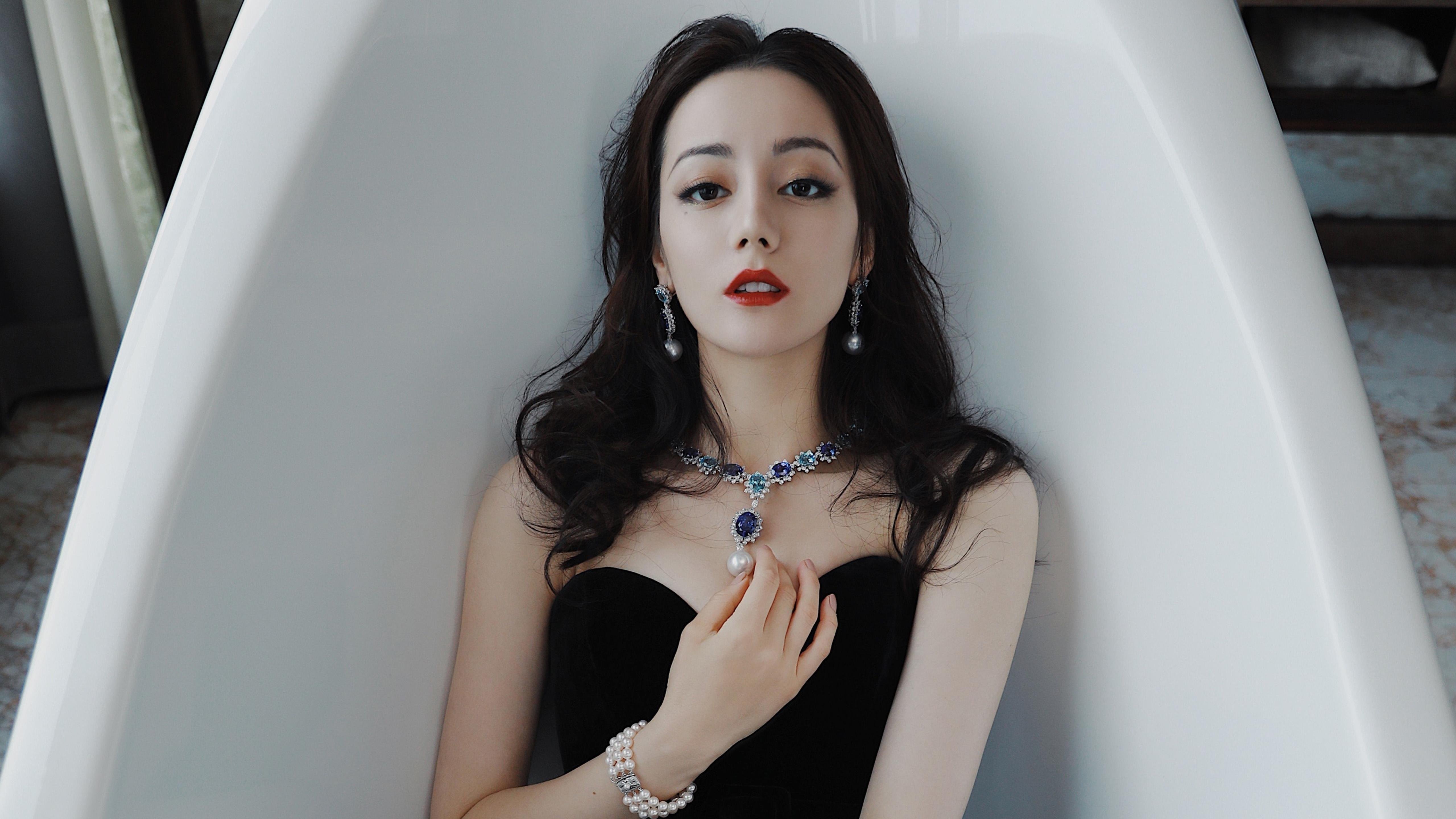 中超联赛中国队爆冷 球员状态起伏较大，中超参赛队