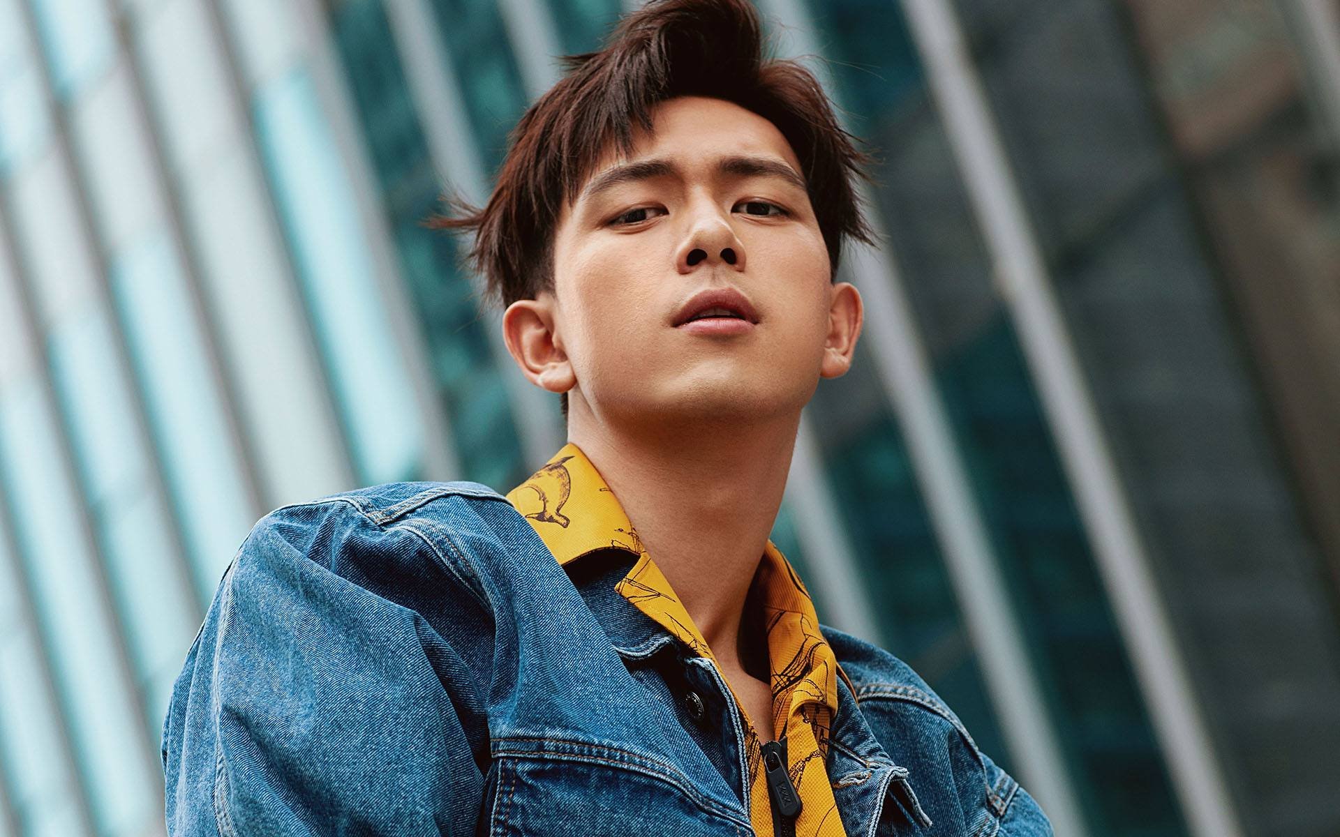 爱游戏体育-决赛中场控制力决定胜负关键，从中场开始控制比赛节奏