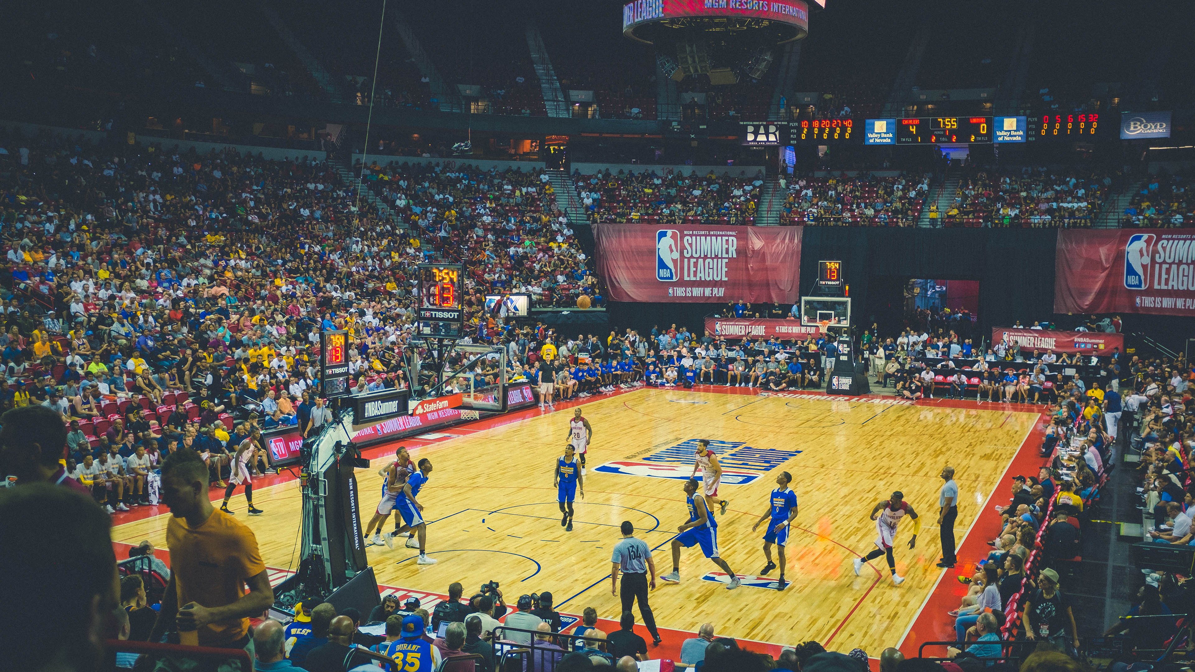 爱游戏娱乐平台-未来篮球场：全息投影与虚拟场景成新宠，未来篮球馆